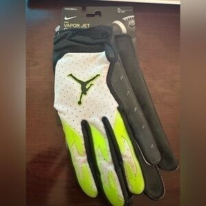 New Men’s Nike Jordan football  gloves vapor jet size XL